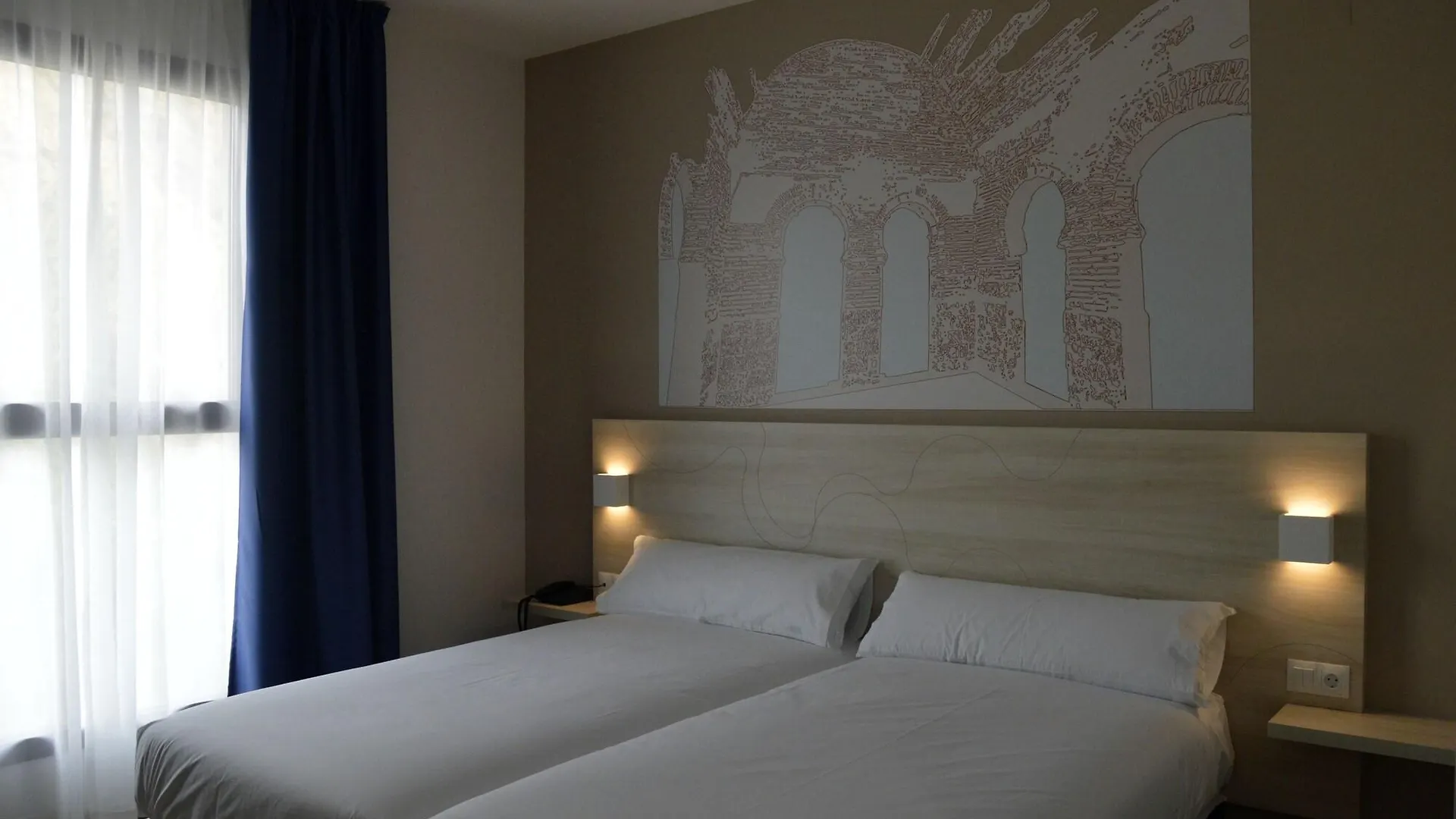 Hotel Balneario De Graena 4*,
