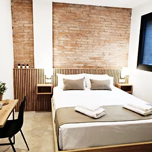 ariqus-fira-apartments.top-hotels-tarragona.com/