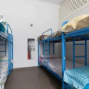 bedcelona-gracia-hostel.catalonia-hotels.com/